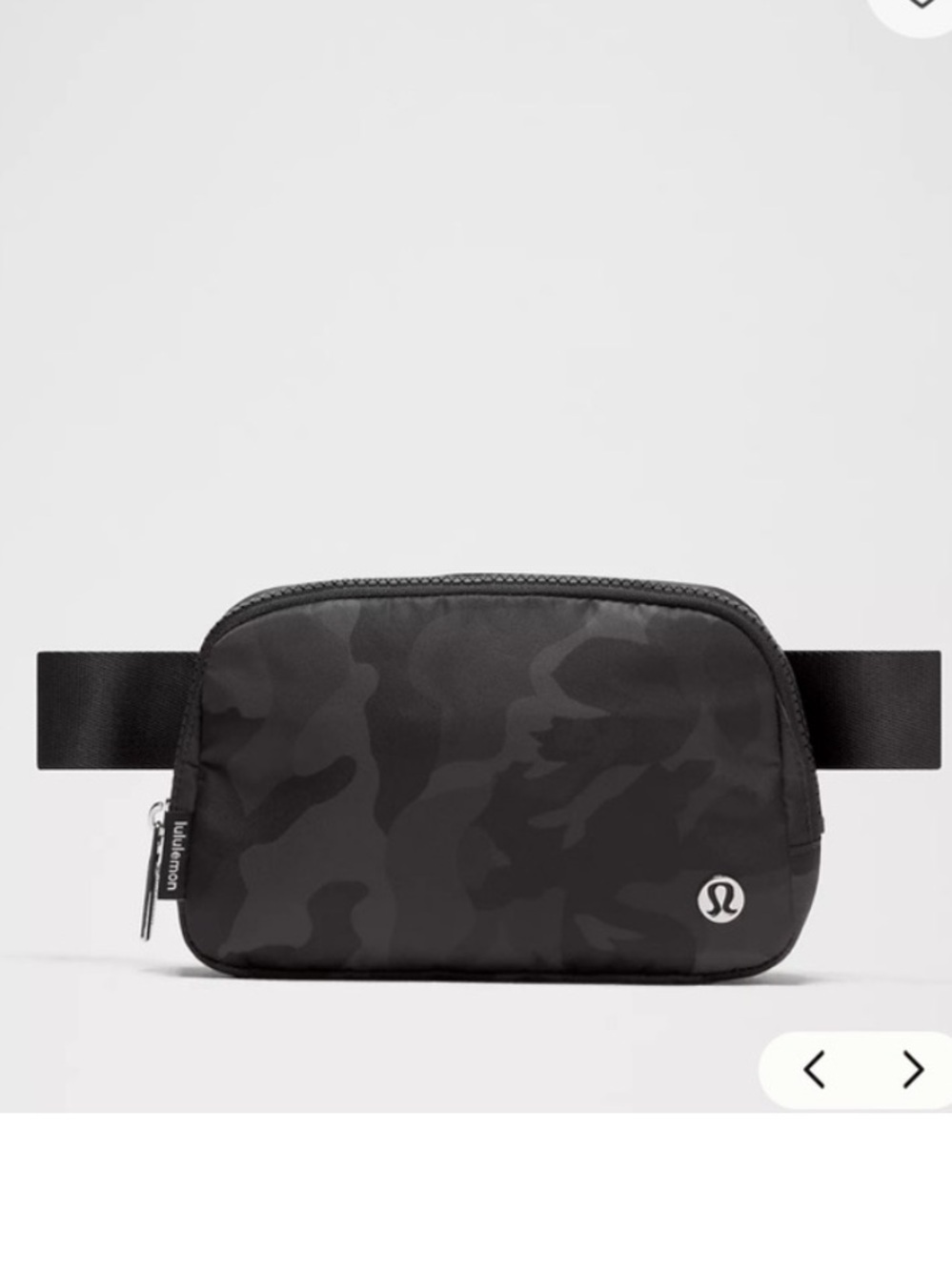 Lululemon Everywhere belt Black Camouflage Bag NWT